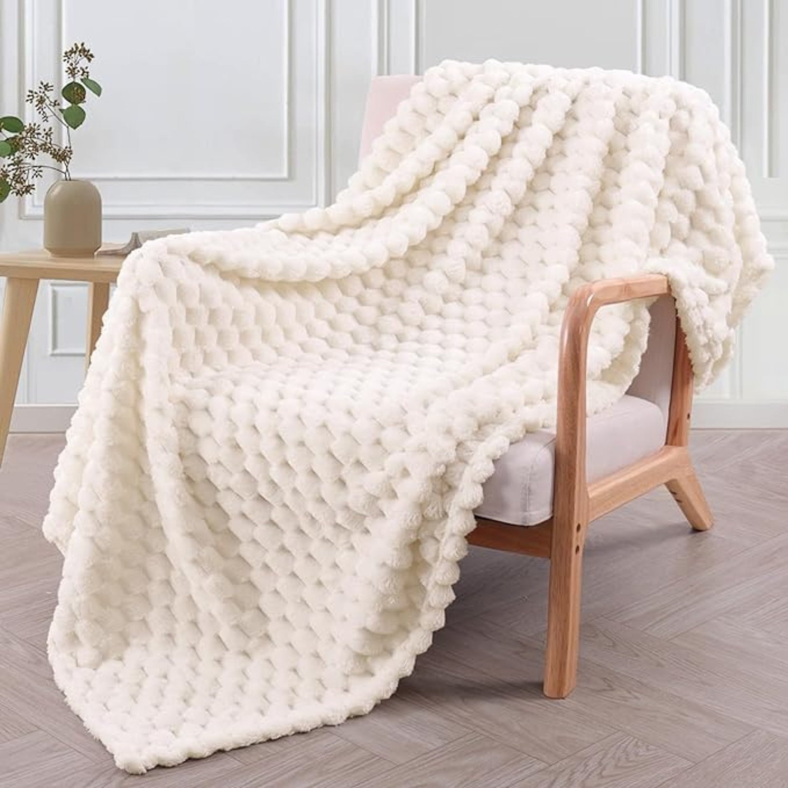 Comfort Collection | Fleece Throw Blanket with Ultra-Plush Softness | Cozy Accent for Year-Round Warmth 0