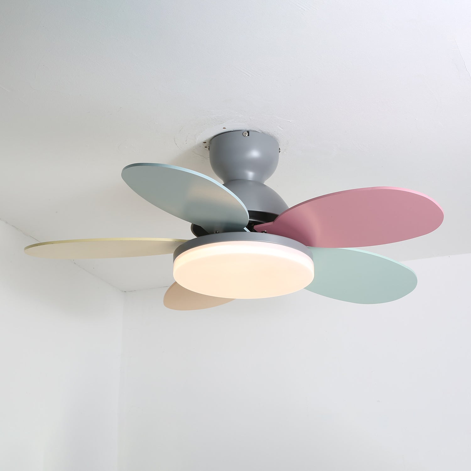 Elegant Ceiling Fan with Lights & Petal-Shaped Blades | Whisper-Quiet DC Motor for Energy Efficiency 0