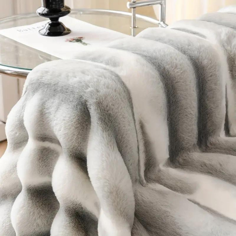 Luxurious Velvet Faux Fur Couch Cover | Plush Microfibre Blend for Stylish Comfort and Protection 7