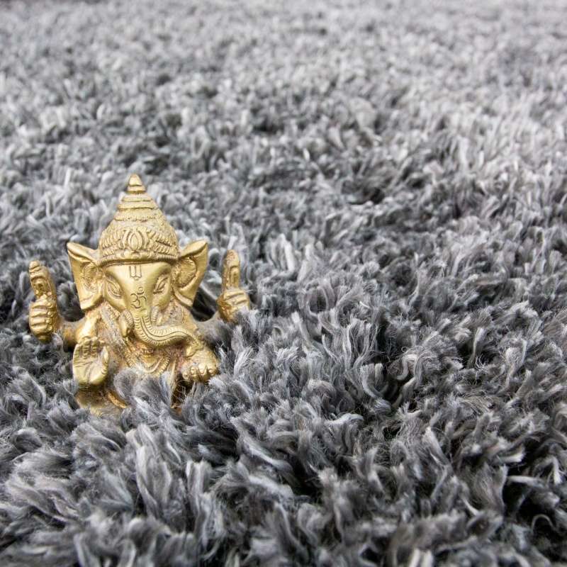 Plush Grey Shaggy Rug | Soft Texture & Versatile Design for Ultimate Comfort 5