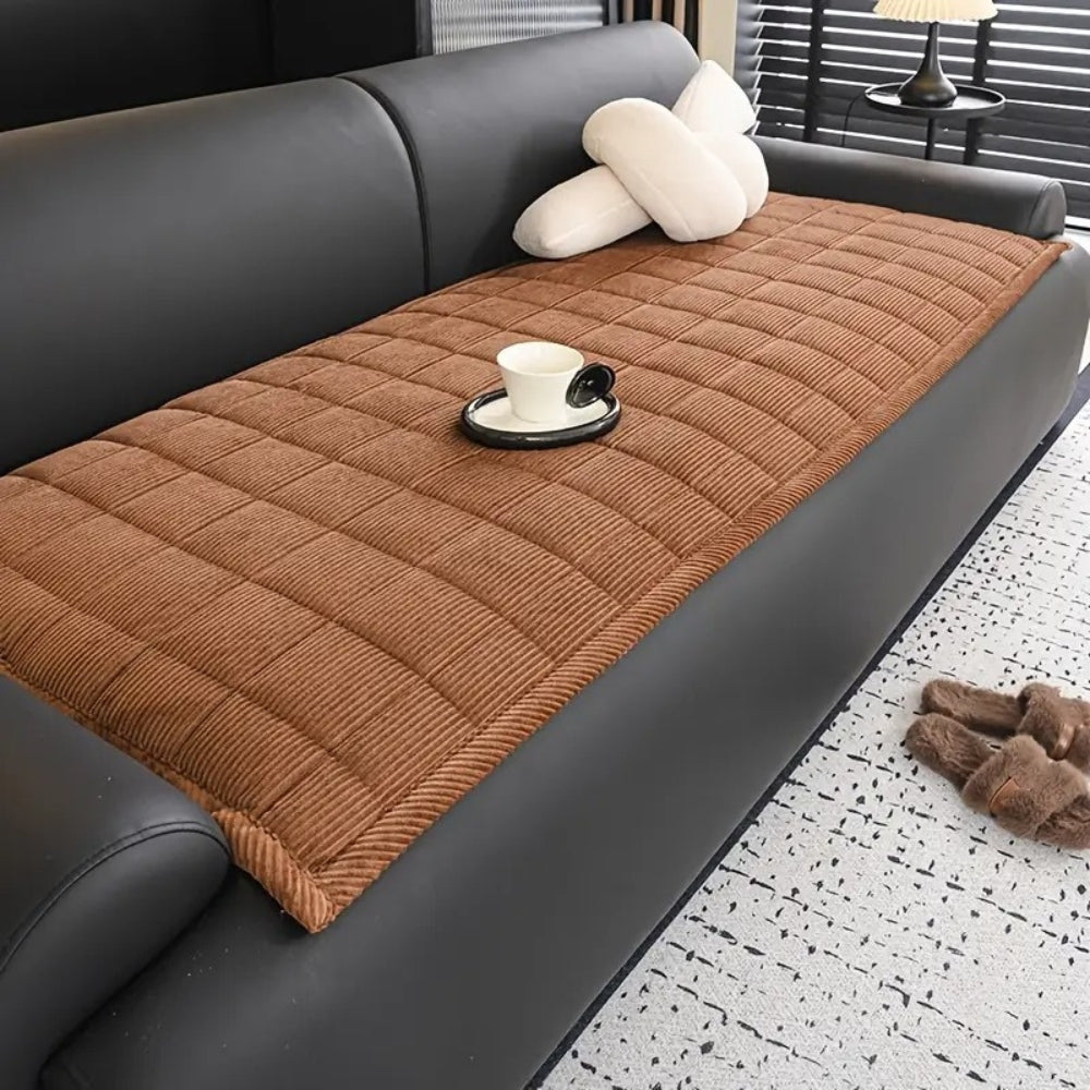 Quilted Couch Cover Mat with Non-Slip Design | Elegant Protection for Pets 1