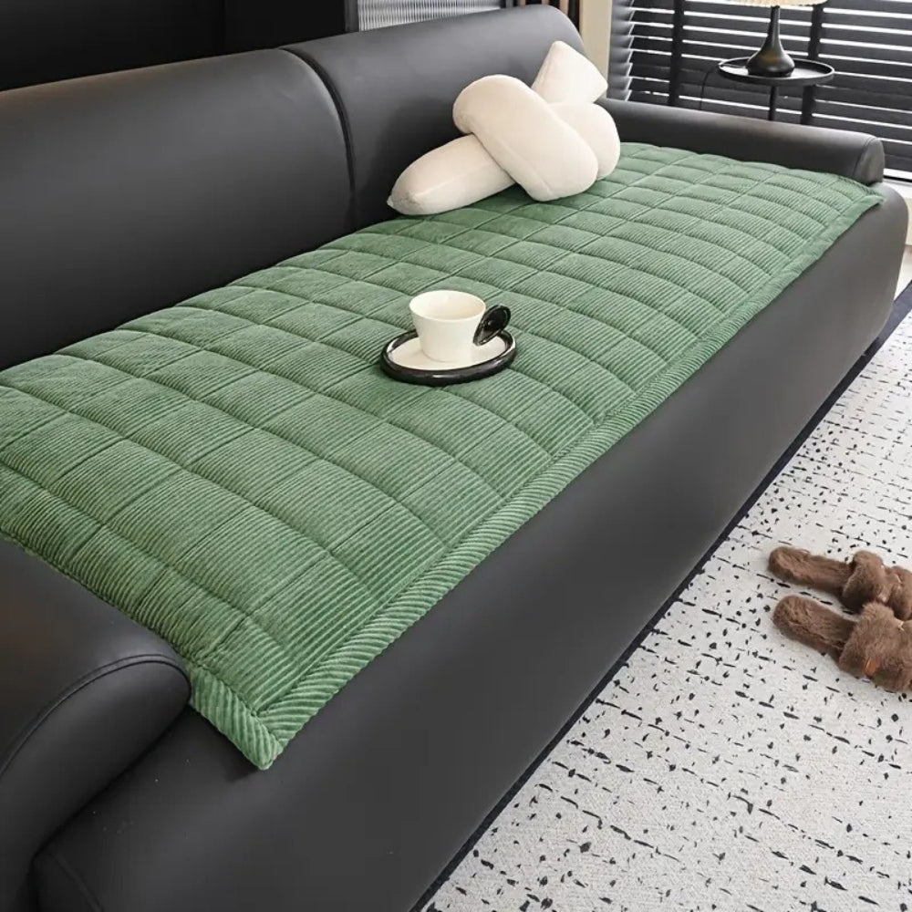 Quilted Couch Cover Mat with Non-Slip Design | Elegant Protection for Pets 3