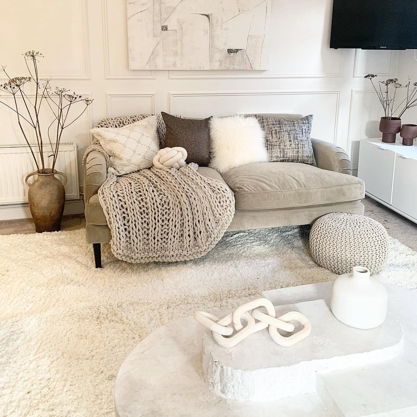 Soft Shaggy Area Rug | Cream White Design with Plush Texture | Versatile Living Room Rugs for Comfort and Style 0